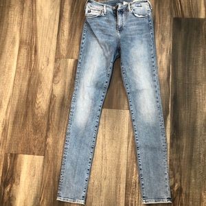 Light wash skinny jeans